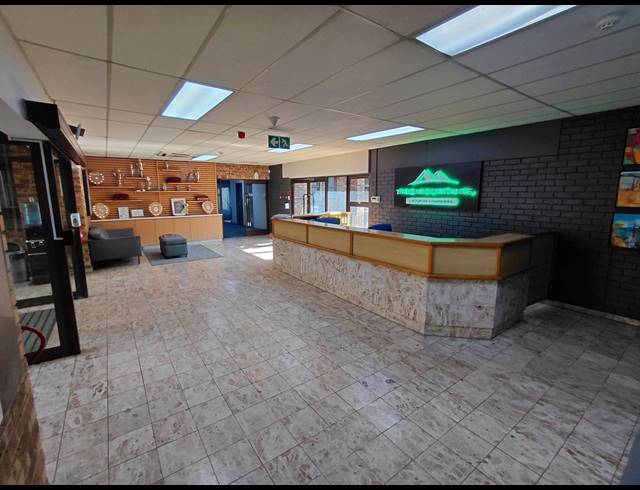 5,136M² OFFICE FOR SALE IN HALFWAY HOUSE